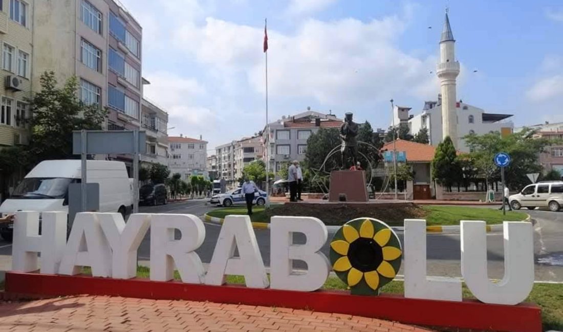 Hayrabolu, Türkiye’nin Trakya bölgesinde, Tekirdağ iline bağlı tarihi ve kültürel