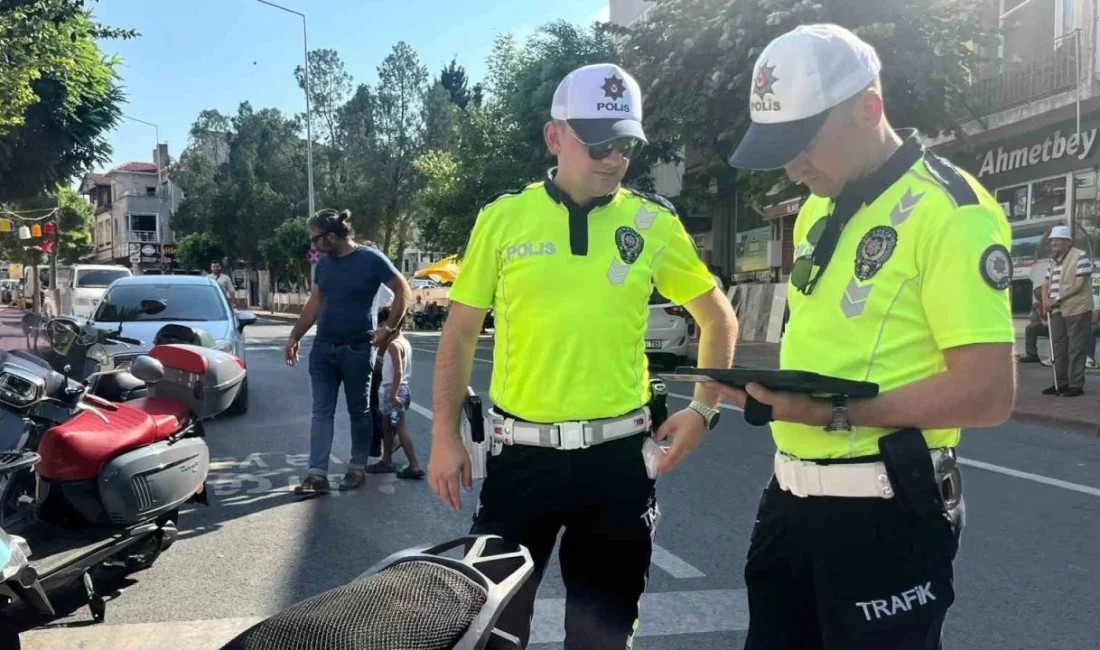 Hayrabolu'da motosiklet kullanıcılarına yönelik denetim gerçekleştirildi. İlçe Emniyet Müdürlüğü Trafik