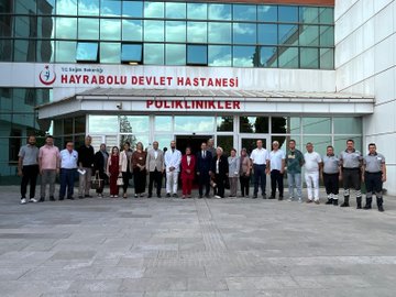 Ümmü Gülşen Öztürk, İlçe Başkanı Hakan Müjdat Özer ve parti