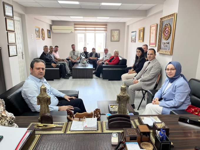 Hayrabolu’da İlçe Çalışmaları Değerlendirildi Hayrabolu’da gerçekleştirilen ziyarette, Çiğdem Koncagül ve teşkilat üyeleri, Kaymakam Eyüp