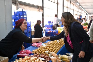 Cumhuriyet Halk Partisi Tekirdağ Milletvekili Candan Yüceer, Hayrabolu pazar yerinde