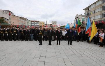 Hayrabolu'da 29 Ekim Cumhuriyet Bayramı coşkusu, Kaymakamlık tarafından düzenlenen resmi
