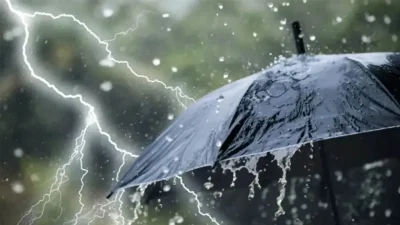 Hayrabolu'da bugün etkili olan sağanak yağış, günlük yaşamı ve ulaşımı