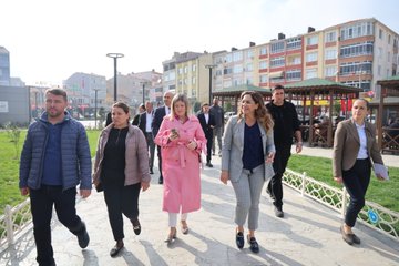 Tekirdağ Büyükşehir Belediyesi, Hayrabolu’da yürüttüğü projeleri hız kesmeden sürdürüyor. CHP