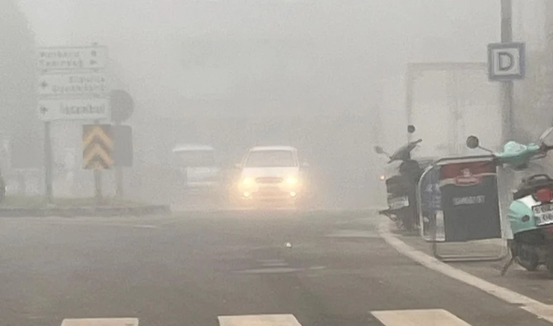 Tekirdağ’ın Hayrabolu İlçesinde Sabahın Erken Saatlerinde Başlayan Yoğun Sis Nedeniyle