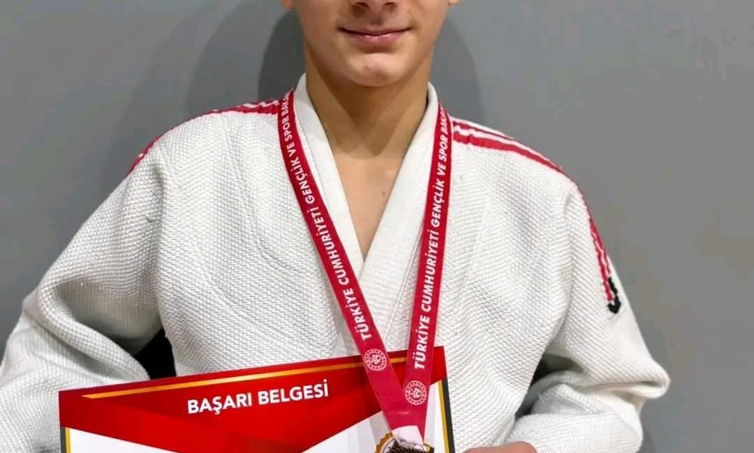 Sakarya’da düzenlenen Okul Sporları (O.S) Yıldızlar Grup Müsabakaları’nda Tekirdağ temsilcisi