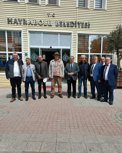 İstanbul Küçükçekmece Hayrabolulular Yardımlaşma Derneği Başkanı Hakan Başak ve yönetim