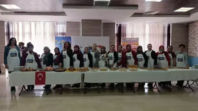 Tekirdağ’da Turizm Haftası kapsamında düzenlenen yöresel tatlı yarışması, hem katılımcılar