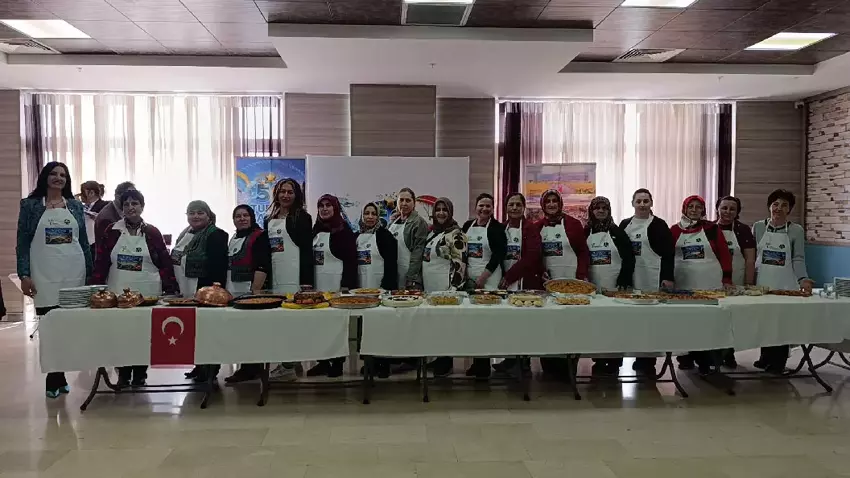 Tekirdağ’da Turizm Haftası kapsamında düzenlenen yöresel tatlı yarışması, hem katılımcılar